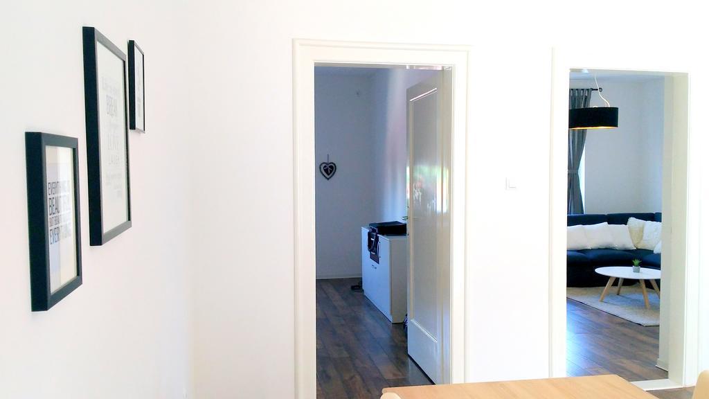 Filinhome Stefanovica Suite 9 Novi Sad Luaran gambar