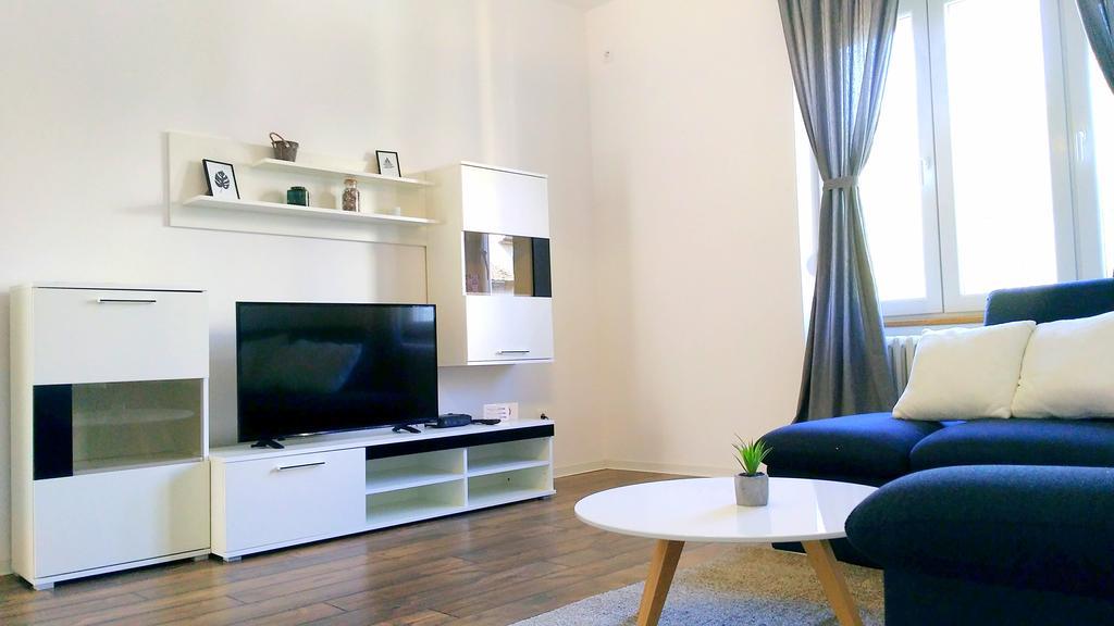 Filinhome Stefanovica Suite 9 Novi Sad Luaran gambar