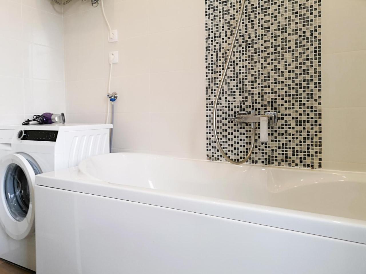 Filinhome Stefanovica Suite 9 Novi Sad Luaran gambar