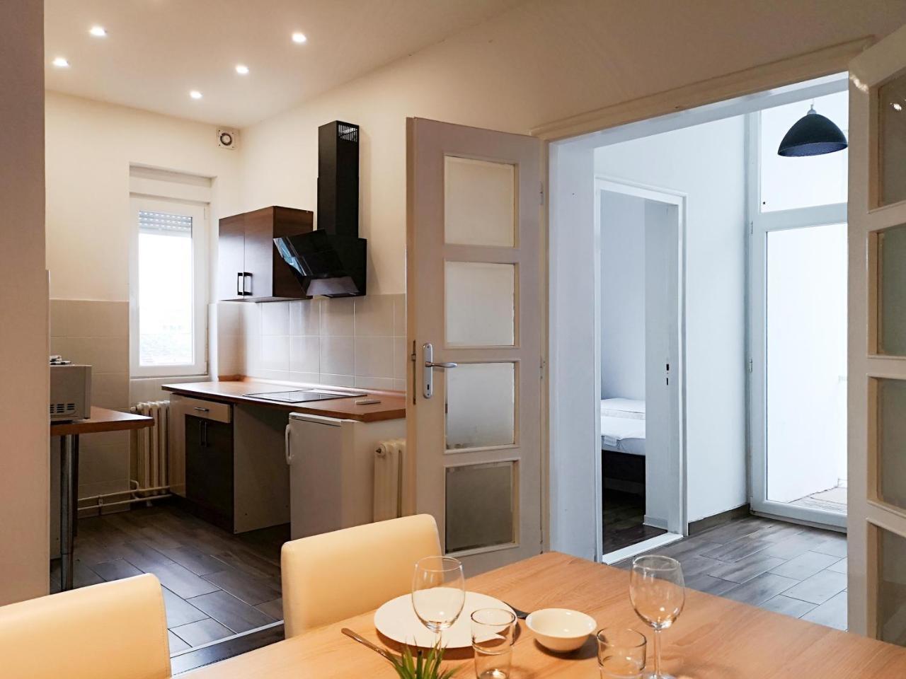 Filinhome Stefanovica Suite 9 Novi Sad Luaran gambar